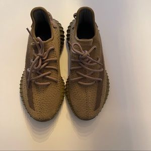 adidas Yeezy Boost 350 V2- Fake Look Alike Not Authentic